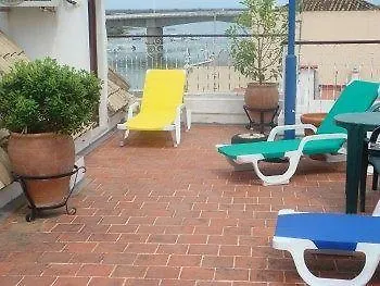 Гостевой дом Residencial Mares 3*