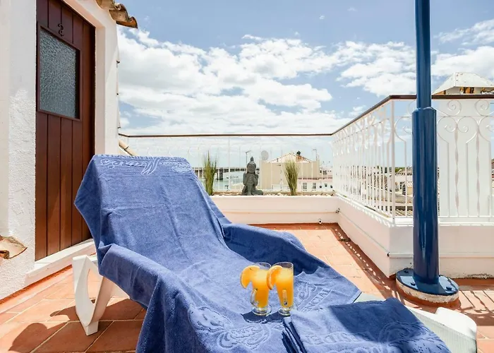 レジデンシャル マレス ゲストハウス タヴィラ