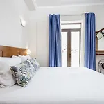 Casa de hóspedes Residencial Mares 3*